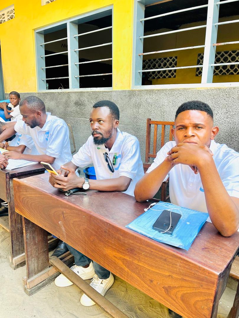 Réunion du Personnel — Collaboration et partage d'expériences au sein de l'équipe — Complexe Scolaire Saint François Xavier