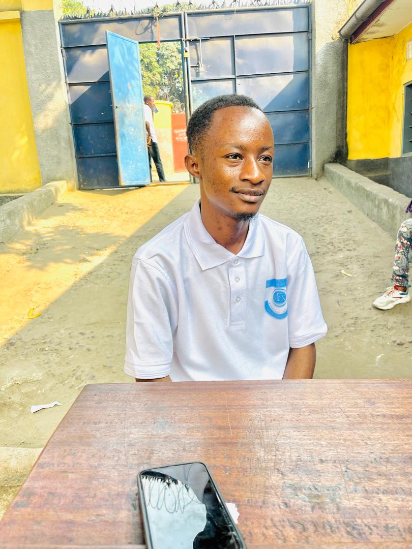 Notre Jeune Personnel — L'énergie et le dynamisme de notre équipe éducative — Complexe Scolaire Saint François Xavier