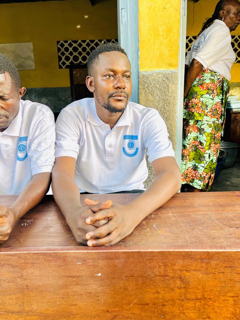 Membre du Personnel — Un membre dévoué de l'équipe SFX — Complexe Scolaire Saint François Xavier