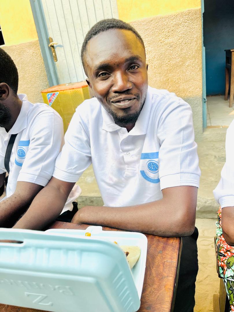 Photo de Lombi Makengo Joël, Secrétaire au Complexe Scolaire Saint François Xavier